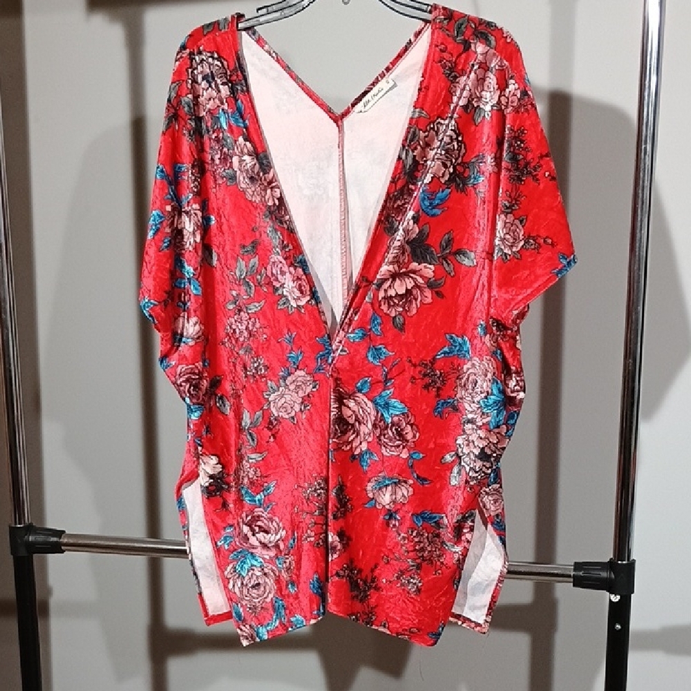 Chloe & Katie Floral Red Kimono Top